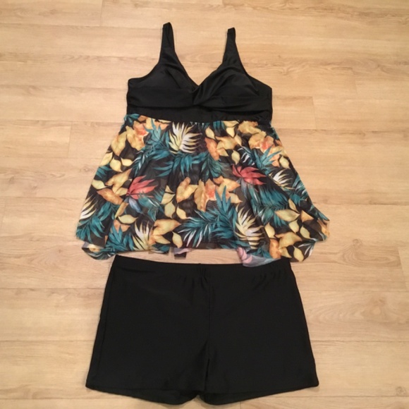 Women’s Round Neck Knot Tropical Swim Dress With Boyshorts - Picture 3 of 6